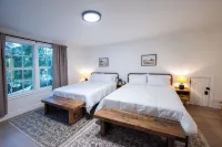 Vero Beach Gem: Pool, Game Room, King Beds, minutes to the beaches...