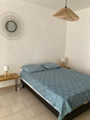 Spacious 2 bedrooms / closed private parking Center Watchmaker De Provence 주변 호텔