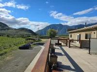 Tree to Me Inn Hotels in Keremeos