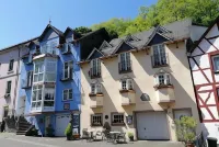 Hotel Ursula Hotels near Sankt-Nikolauskapelle Cusanusstift