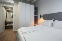 Ah Villa Glori Brescia Hôtels à proximité de : Dipartimento di Ingegneria Civile Ambiente Territorio Architettura e Matematica