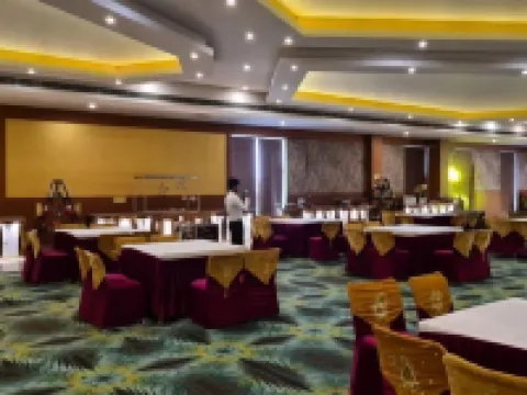 Royal Palm Resort Hotels in Hisar