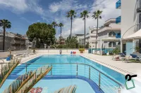 HOTIDAY Room Collection - San Benedetto Hotels in Martinsicuro