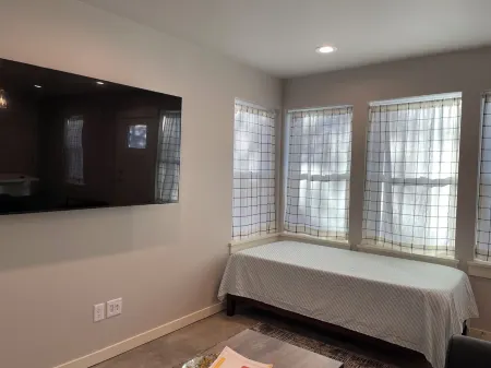 Kamal's Comfy Relaxation Zone