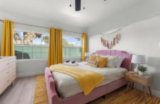 NEW! 2 mi to IMG, Heated Salt Pool, Hot Tub, Game Room, Putting Green