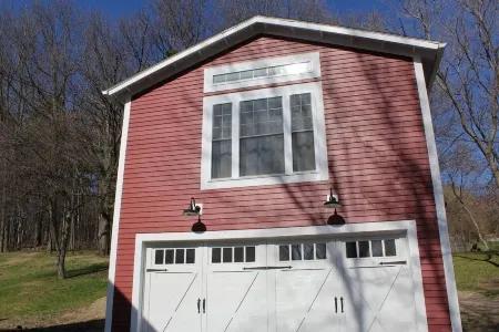 Close To The City With A Farmhouse Feel!