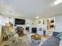 Limoncello House Arcata-Stylish and Central