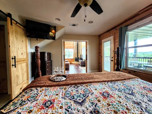 Great View/Great Location/Hot Tub