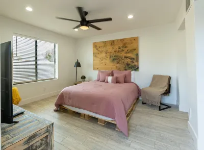 Stylish Private Guest Suite, central to it all! Hotels in Encanto