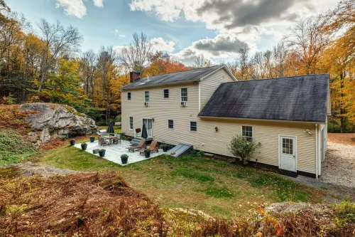 BEST TOWN! PoshPadsCT "TUNNEL" 4-BR HEATED SPA-POOL, Bike, Hiking, NYC 1.5 Hrs