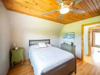 Luxury Water View Home With 2 Living Spaces, Hot Tub & Access To River