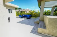 Modern 3 bedrooms with king size bed and hot tub