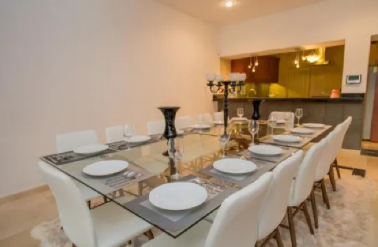 Brand new 5BR Villa, Very close to beach