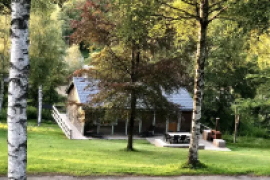 Scandinavian chalet in lush greenery and forest ... Hotels in Bullingen