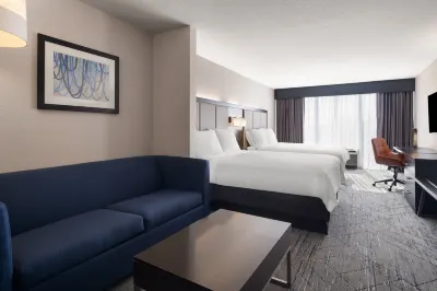 Holiday Inn Express & Suites ST. Petersburg North (I-275) فنادق في Lealman