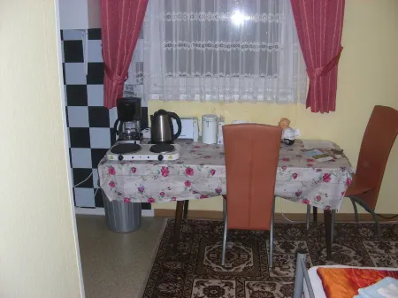 Small apartment central location Fulda Rhön Vogelsberg Hesse 2 pers. Отели в г. Кюнцелль