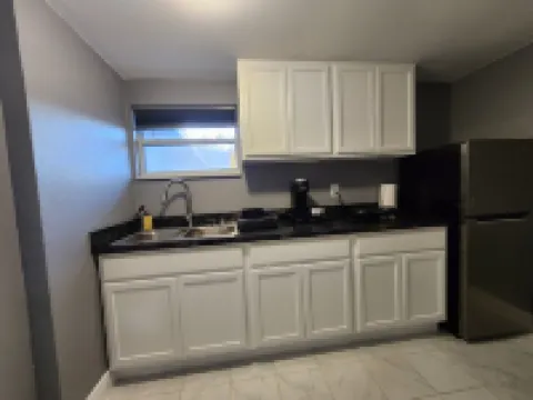 Cozy studio in pleasant Bradenton with WiFi, AC