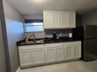 Cozy studio in pleasant Bradenton with WiFi, AC