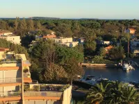 Appartement Lumineux à Cannes Marina, Dernier Étage, vue Marina - Baie de Cannes Hotels in Mandelieu La Napoule