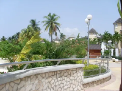 Luxurious beach  front self-catering apartment in the heart of Ocho Rios Jamaica