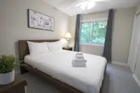 3-Min Walk to Cove Beach | Cozy 3BR Georgian Bay Cottage Retreat | Sleeps 6!