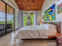Pacifica- Spectacular Views, On-site Staff, Gated Community-Paved Road Access Hoteles en Savegre