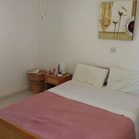 Apartment in Kings Palace with a sunset view and an easy walk to Venus Beach