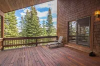 Cozy Cabin 5.5 Bedrooms, Forest/Mountain View 3 Decks 2 Masters Hot Tub 4200Sqft