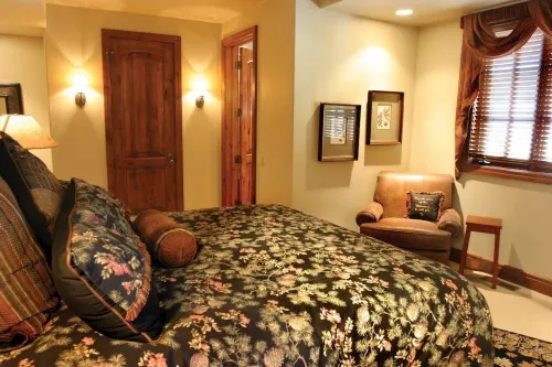 PRICE DROP THIS WEEK! Luxurious Mountain Townhome base of WARM SPRINGS! KETCHUM!