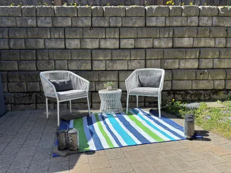 Bright Garden Suite in Colwood Отели рядом с достопримечательностью «Парк штата Голдстрим»