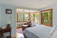 Charming 3Br 2ba Home, One Block from Downtown