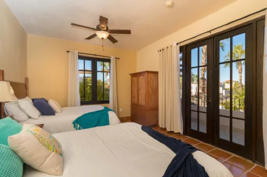 Loreto Bay Poolside Living, Steps from the Beach and Restaurants