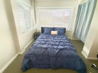 Single level that sleeps 5 guests Hotels near Polish Hill Bowl Skate Park