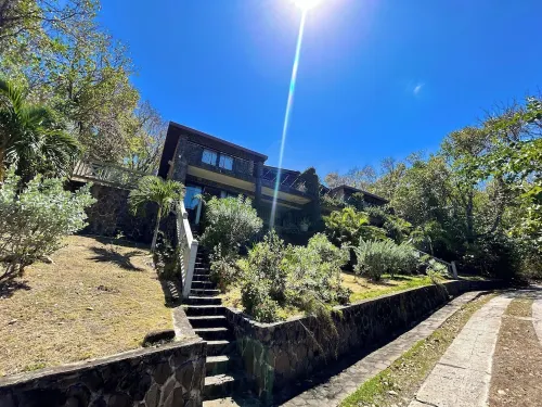 Stylish Island Suites with Sea View