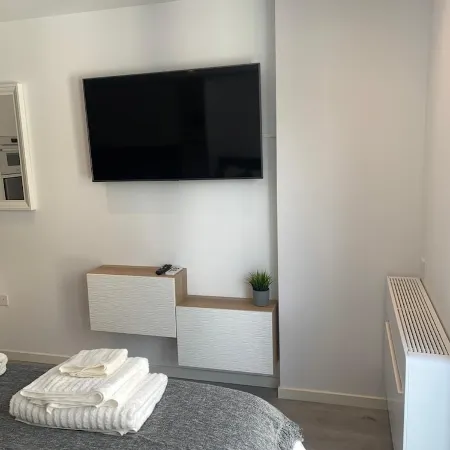 CP Top floor luxury studio
