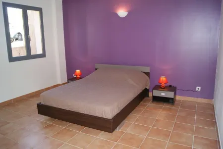 90 m² apartment (4-5 people) in a quiet area - MARE