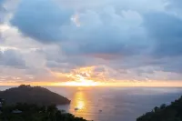 Million dollar Sunset Views and centrally located in Manuel Antonio
