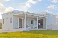 Luxurious Oceanfront Honeymoon Cottage - as seen on HGTV - Gated Subdivision