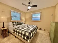 Lakefront Cabin with tons of trails!