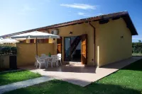 villa 1 with garden in the green a few meters from the beach