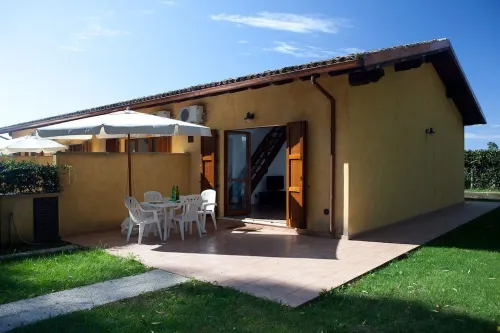 villa 1 with garden in the green a few meters from the beach Hotels in Sabaudia