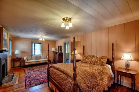 Restored 1840 House with Gardens in Historic Downtown