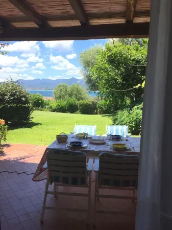 Sea view apartment in the exclusive Puntaldia Отели рядом с достопримечательностью «Parco pubblico con giochi per i bambini»