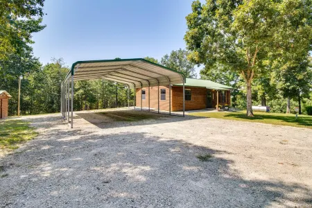 Cabin in Jordan, AR 2 bed 1 bath Cabin