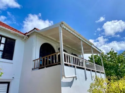 Gorgeous Villa on the Caribbean Sea โรงแรมใน