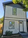 Bluebonnet Cottage Duplex in Downtown Denison--Perfect Blend of Charm & Comfort Hotels in Denison