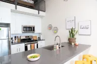 BRIGHT + MODERN OC LOFT GETAWAY!