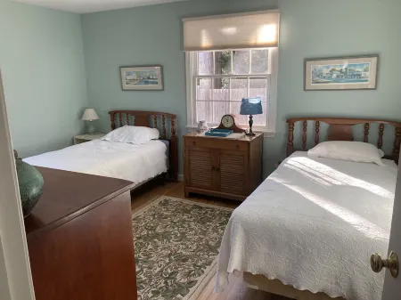 Charming Cape Cod home, minutes to Nantucket Sound