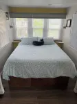 Tide’s Edge Escape is a cozy 2-bed cottage with sea views at St. Martin’s caves