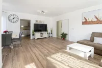 Holiday Home Petar - Three Bedroom House with Pool